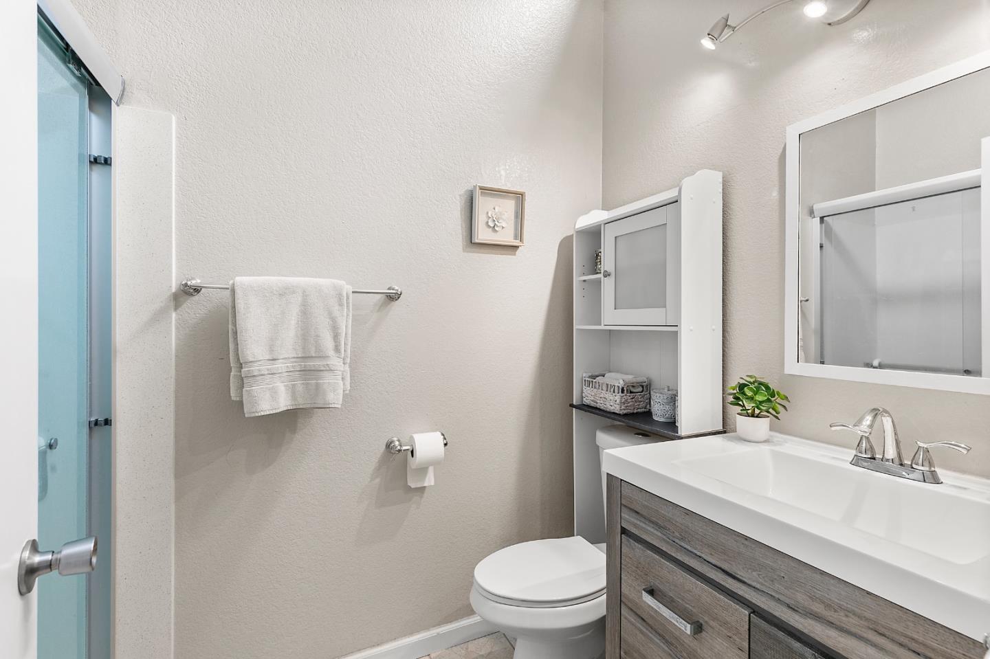 Detail Gallery Image 16 of 20 For 37000 Meadowbrook Cmn #202,  Fremont,  CA 94536 - 2 Beds | 2 Baths