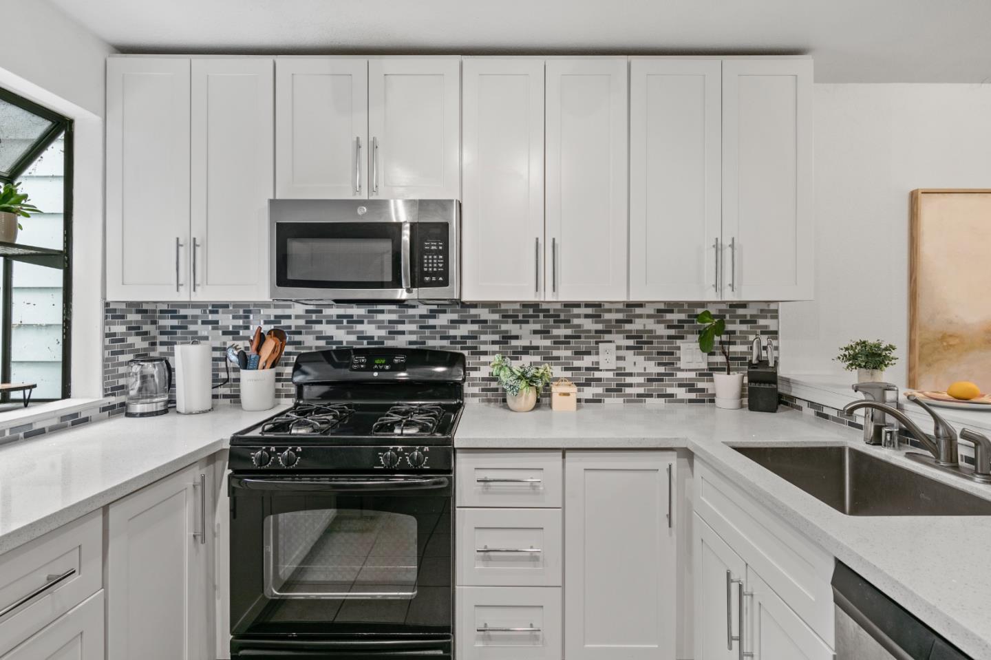 Detail Gallery Image 4 of 20 For 37000 Meadowbrook Cmn #202,  Fremont,  CA 94536 - 2 Beds | 2 Baths