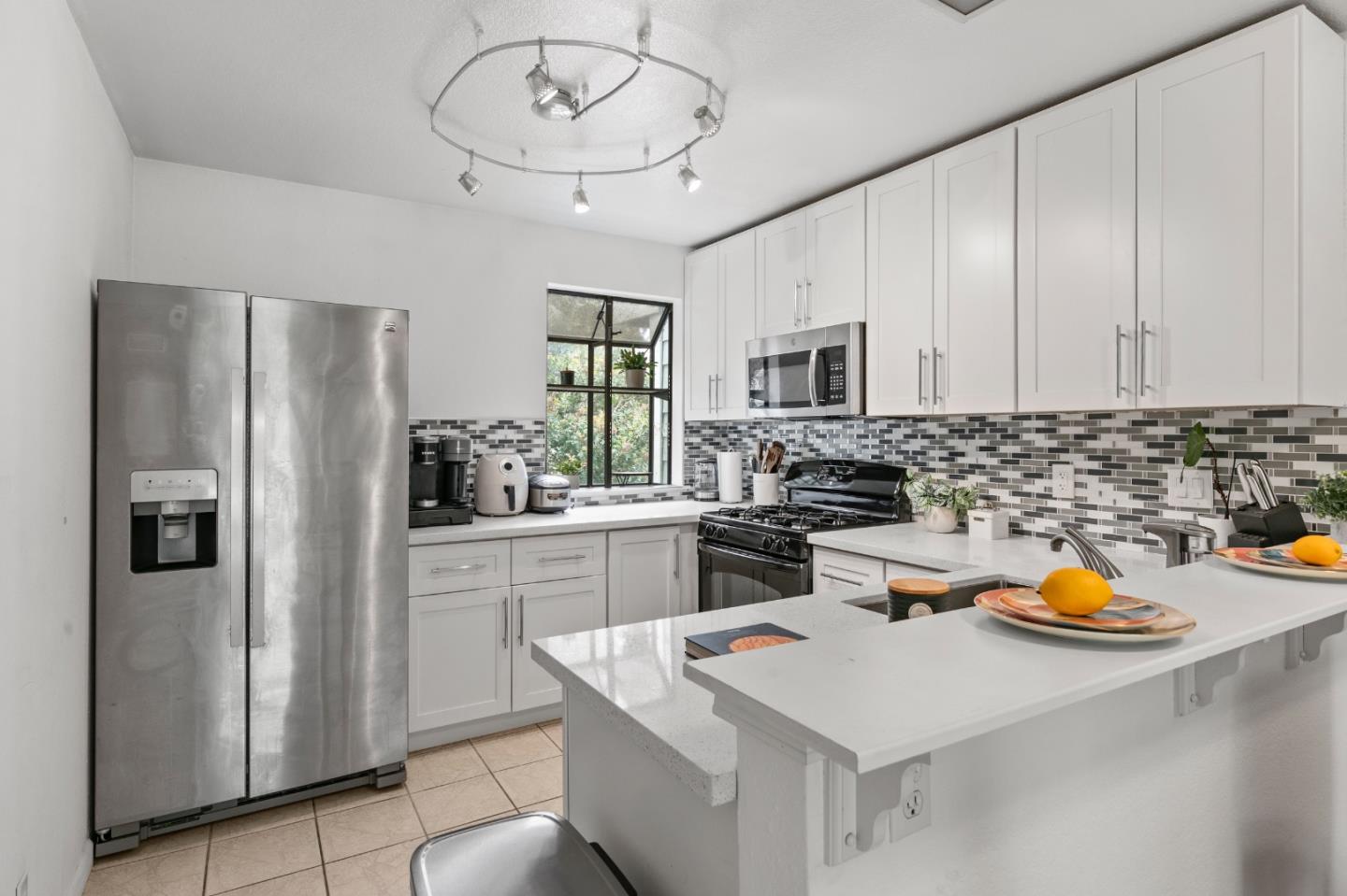 Detail Gallery Image 6 of 20 For 37000 Meadowbrook Cmn #202,  Fremont,  CA 94536 - 2 Beds | 2 Baths