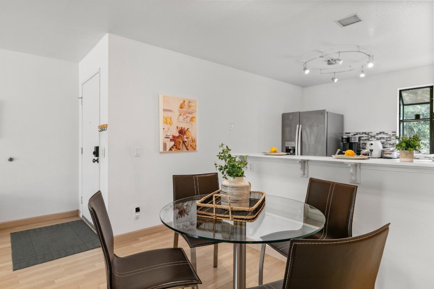 Detail Gallery Image 9 of 20 For 37000 Meadowbrook Cmn #202,  Fremont,  CA 94536 - 2 Beds | 2 Baths