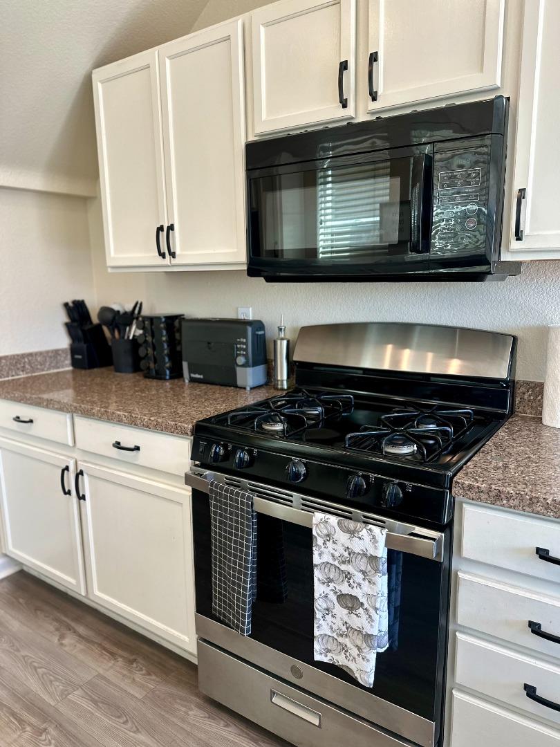 Detail Gallery Image 12 of 27 For 241 Pacifica Blvd #202,  Watsonville,  CA 95076 - 2 Beds | 1/1 Baths