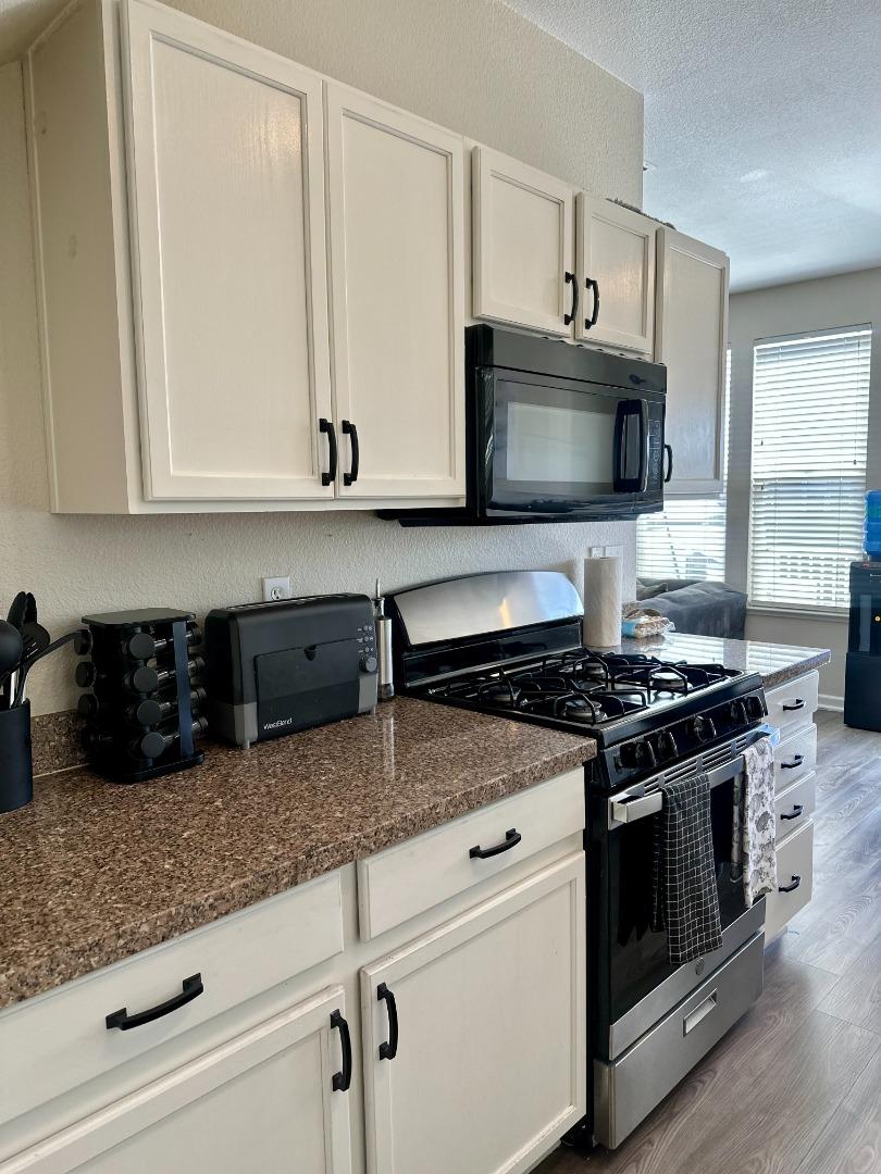 Detail Gallery Image 14 of 27 For 241 Pacifica Blvd #202,  Watsonville,  CA 95076 - 2 Beds | 1/1 Baths