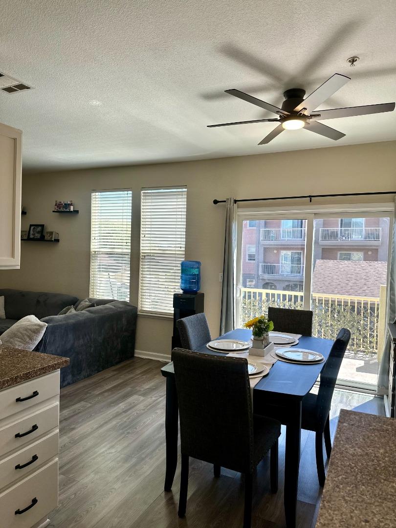 Detail Gallery Image 6 of 27 For 241 Pacifica Blvd #202,  Watsonville,  CA 95076 - 2 Beds | 1/1 Baths