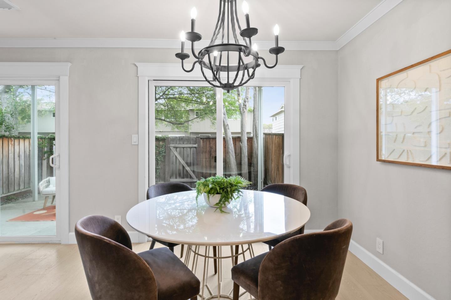 Detail Gallery Image 10 of 30 For 447 Lotus Ln, Mountain View,  CA 94043 - 3 Beds | 2 Baths