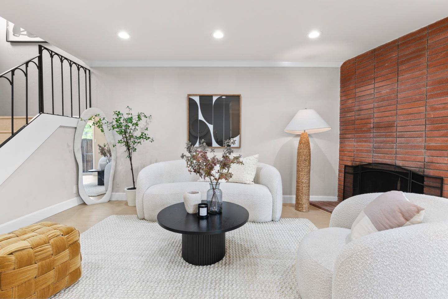 Detail Gallery Image 3 of 30 For 447 Lotus Ln, Mountain View,  CA 94043 - 3 Beds | 2 Baths