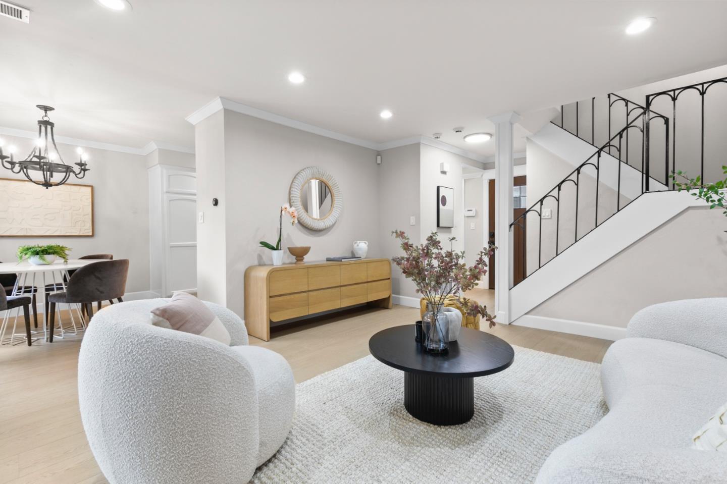 Detail Gallery Image 4 of 30 For 447 Lotus Ln, Mountain View,  CA 94043 - 3 Beds | 2 Baths