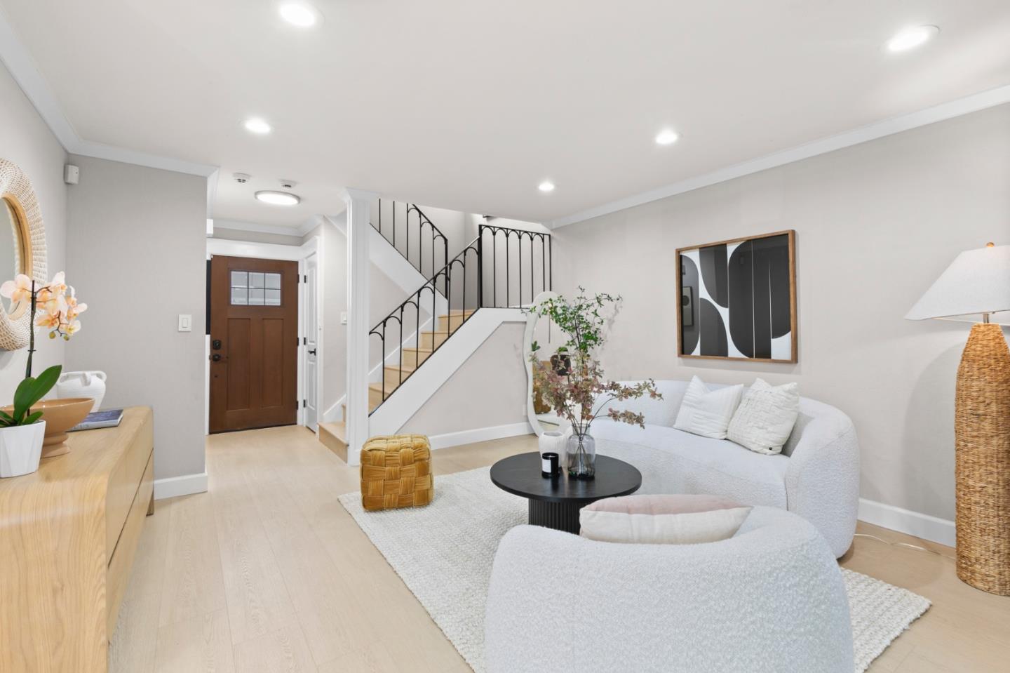 Detail Gallery Image 5 of 30 For 447 Lotus Ln, Mountain View,  CA 94043 - 3 Beds | 2 Baths