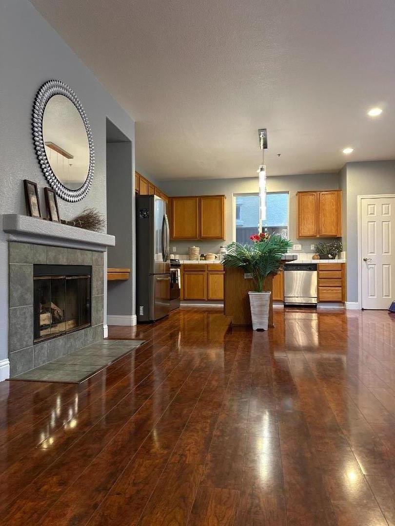 Detail Gallery Image 3 of 18 For 23 Pima St, Watsonville,  CA 95076 - 4 Beds | 3 Baths