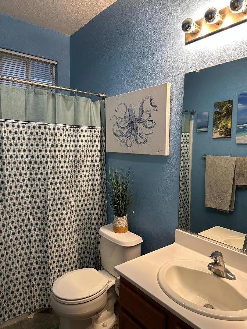 Detail Gallery Image 5 of 18 For 23 Pima St, Watsonville,  CA 95076 - 4 Beds | 3 Baths