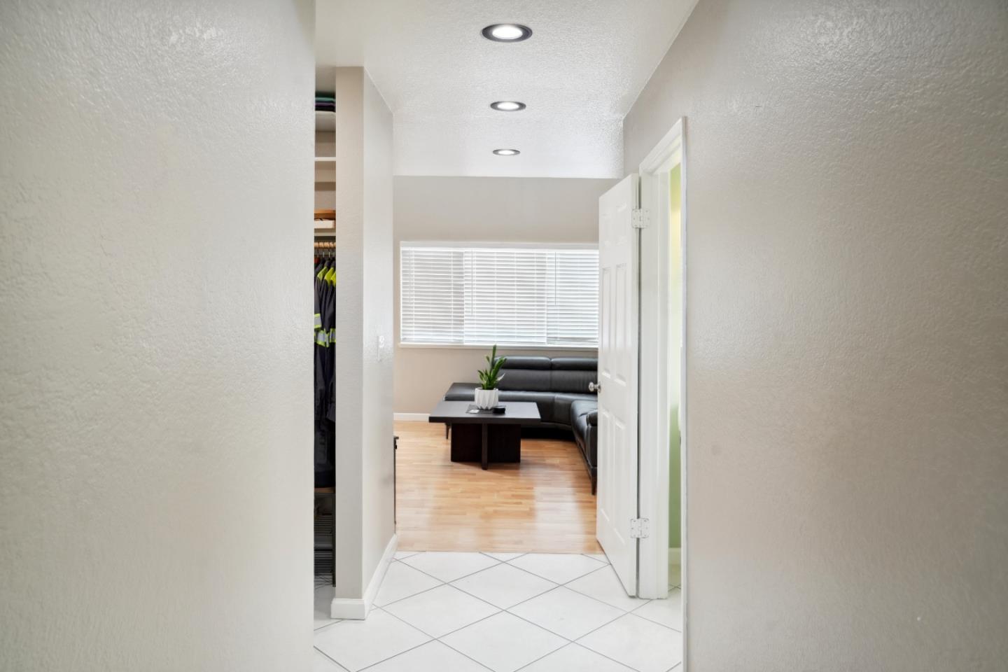 Detail Gallery Image 4 of 30 For 169 Terry Loop, Watsonville,  CA 95076 - 2 Beds | 2/1 Baths