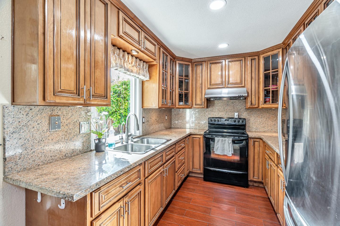 Detail Gallery Image 11 of 36 For 2822 White Acres Dr, San Jose,  CA 95148 - 3 Beds | 3 Baths