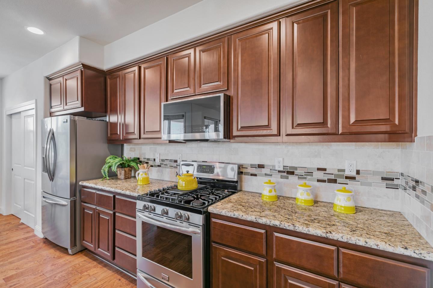 Detail Gallery Image 11 of 32 For 4567 Huntington Ln, San Jose,  CA 95136 - 2 Beds | 2/1 Baths