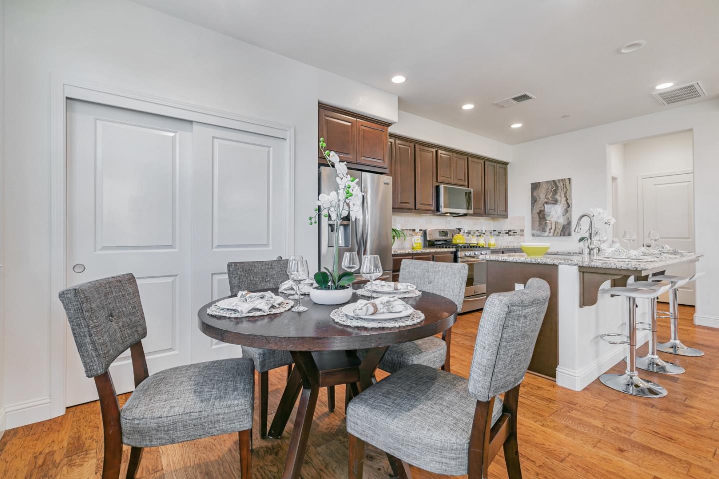 Detail Gallery Image 16 of 32 For 4567 Huntington Ln, San Jose,  CA 95136 - 2 Beds | 2/1 Baths