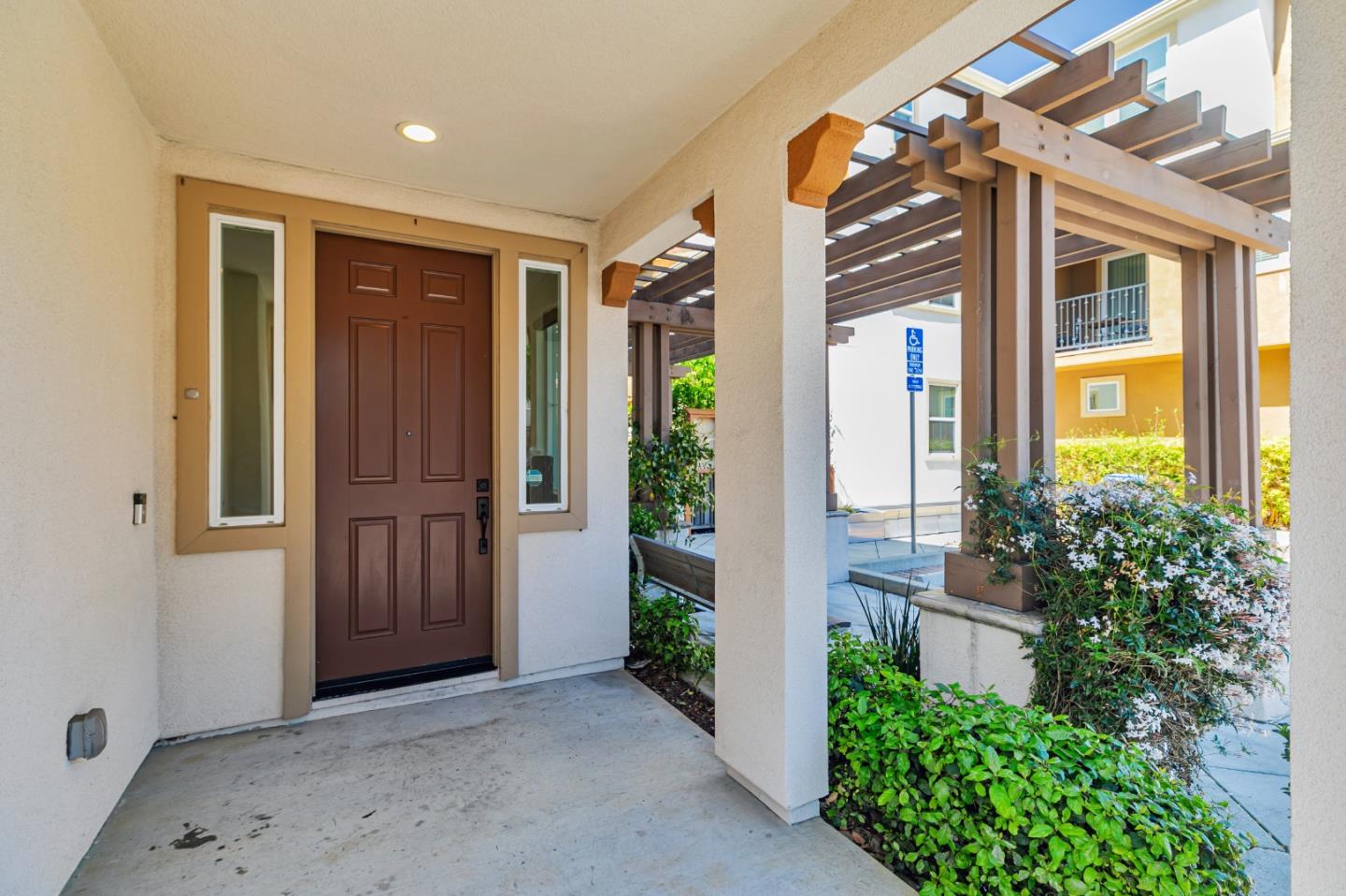 Detail Gallery Image 4 of 32 For 4567 Huntington Ln, San Jose,  CA 95136 - 2 Beds | 2/1 Baths