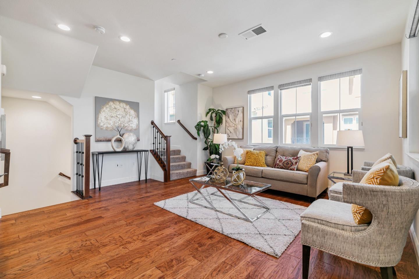Detail Gallery Image 7 of 32 For 4567 Huntington Ln, San Jose,  CA 95136 - 2 Beds | 2/1 Baths