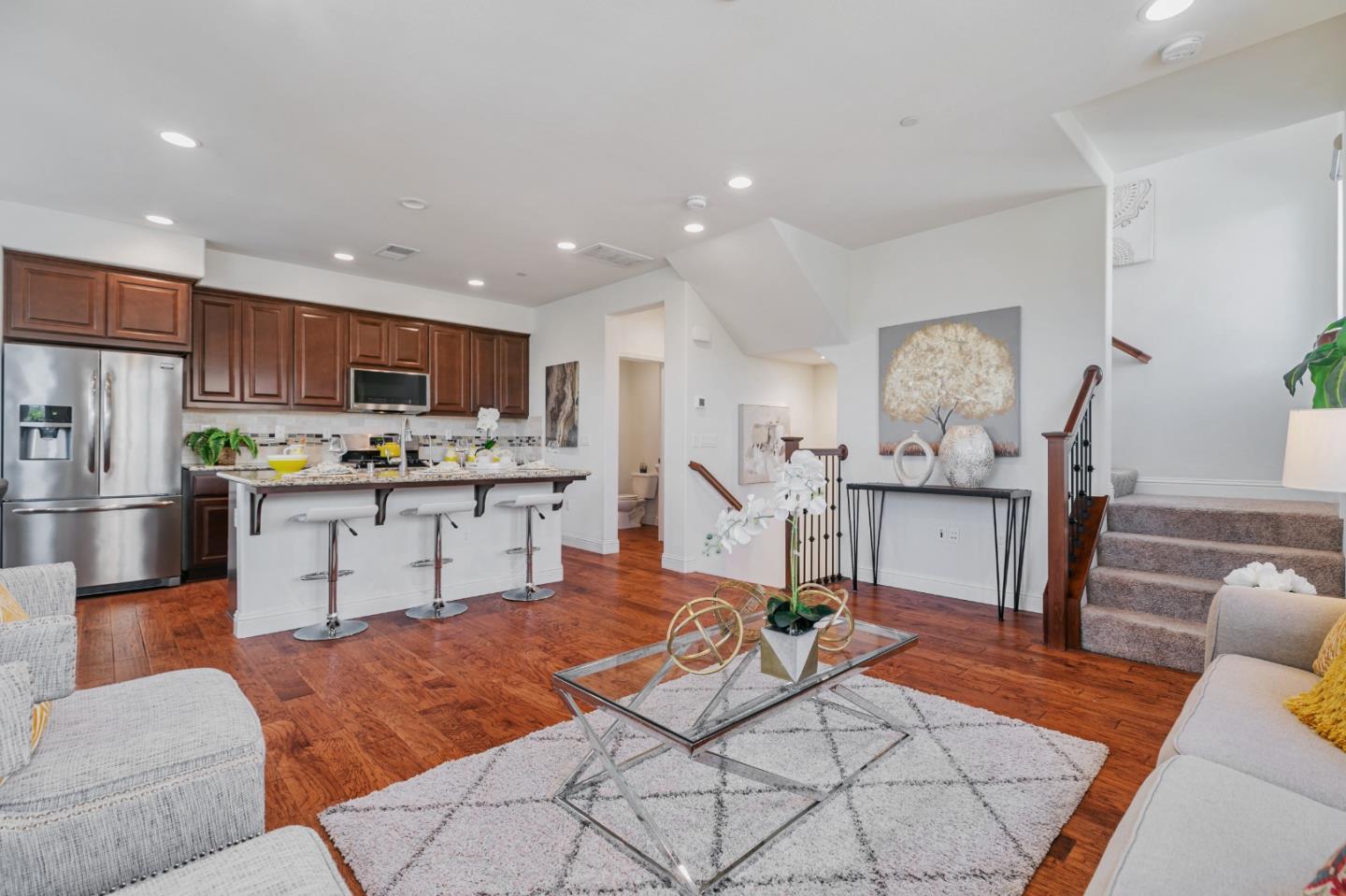 Detail Gallery Image 8 of 32 For 4567 Huntington Ln, San Jose,  CA 95136 - 2 Beds | 2/1 Baths