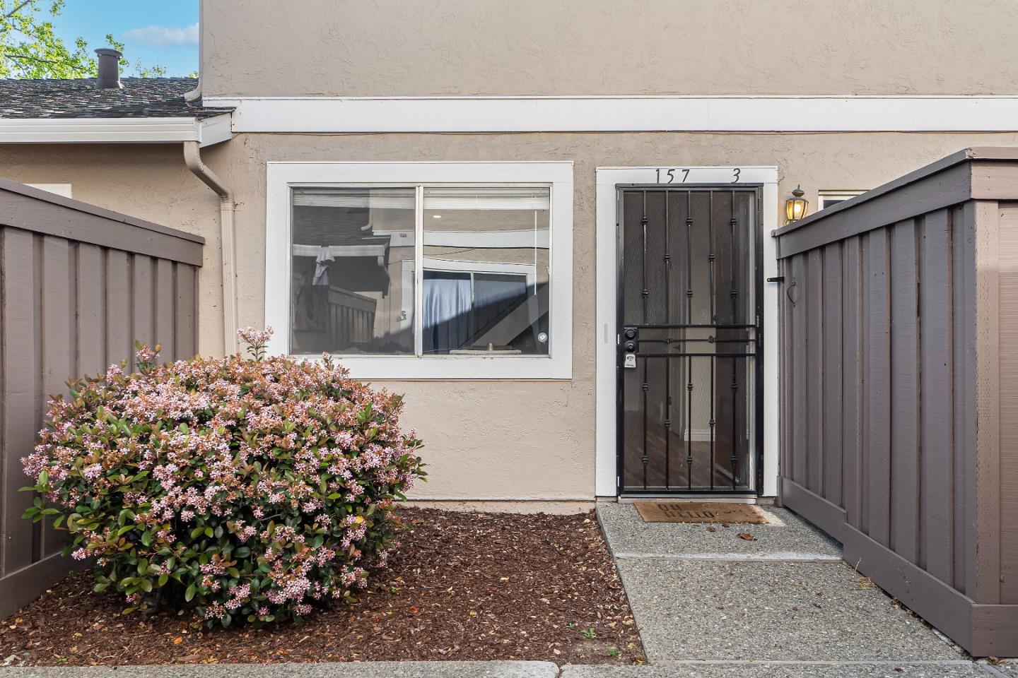 Detail Gallery Image 2 of 30 For 157 Ethyl Ct #3,  Milpitas,  CA 95035 - 2 Beds | 1 Baths