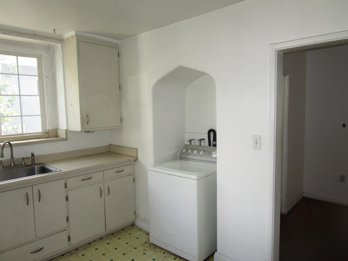 Detail Gallery Image 5 of 13 For 2625 High St, Oakland,  CA 94619 - 2 Beds | 2 Baths