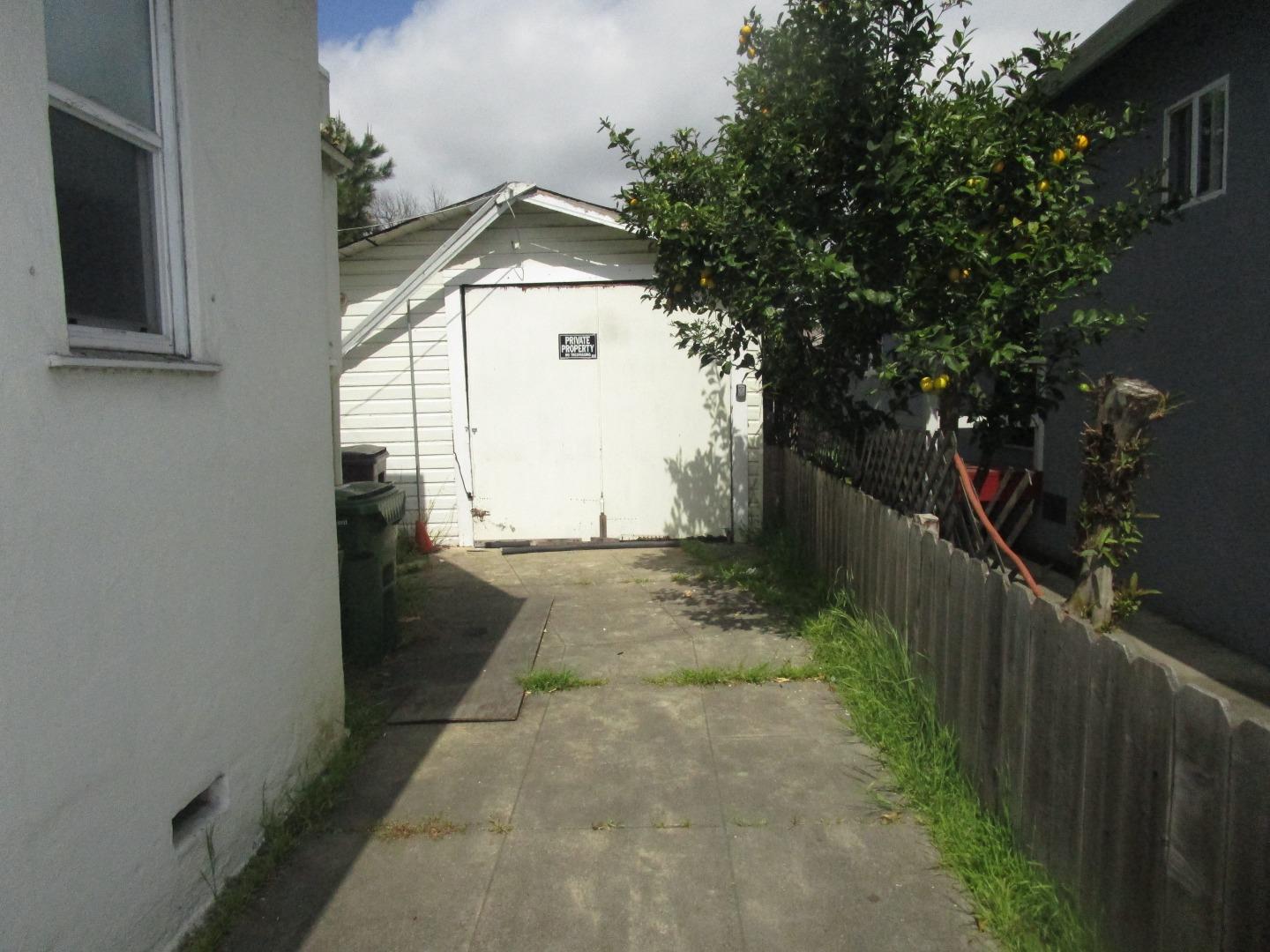Detail Gallery Image 9 of 13 For 2625 High St, Oakland,  CA 94619 - 2 Beds | 2 Baths