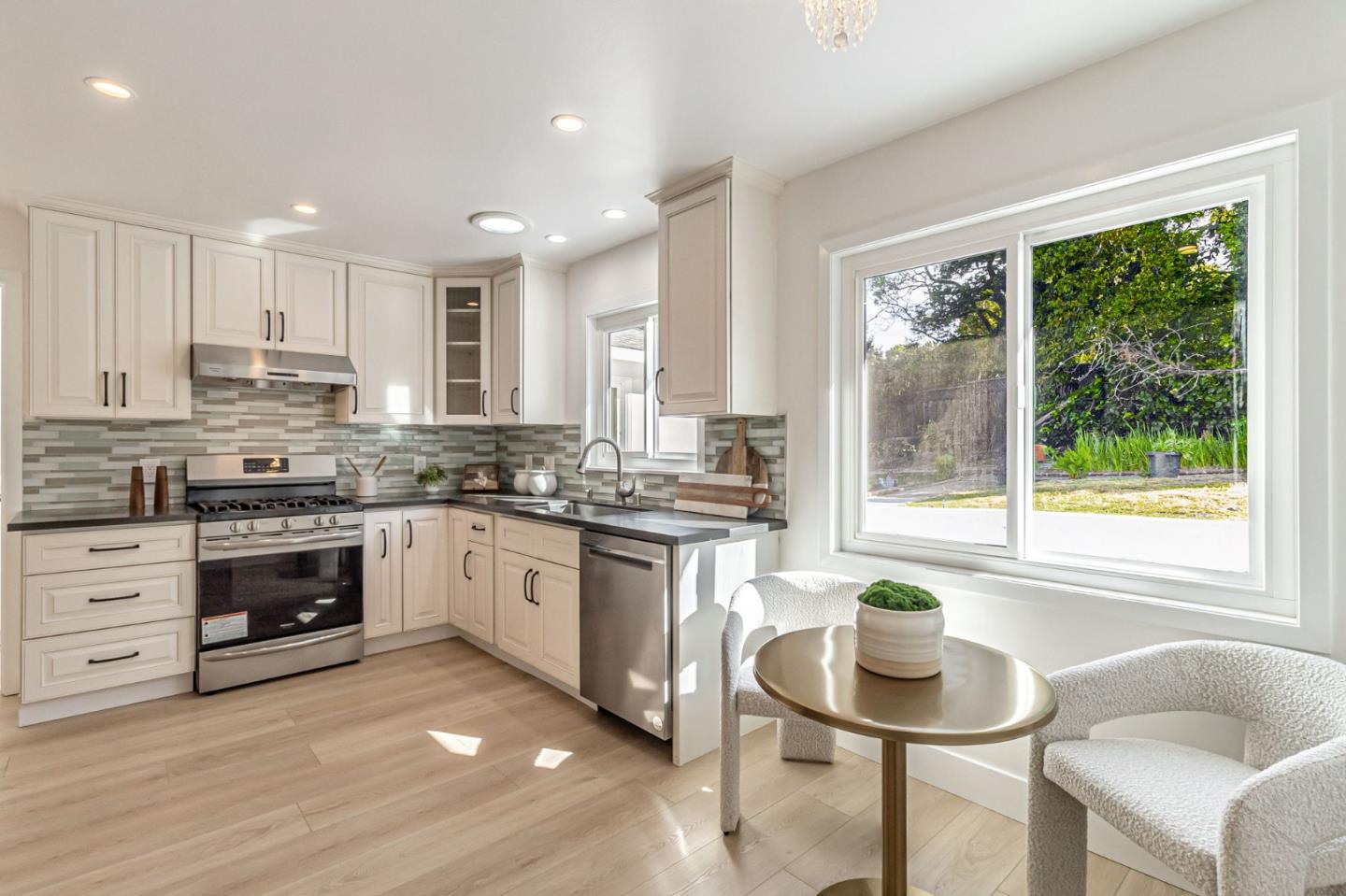 Detail Gallery Image 13 of 54 For 3593 Fernwood St, San Mateo,  CA 94403 - 3 Beds | 2 Baths