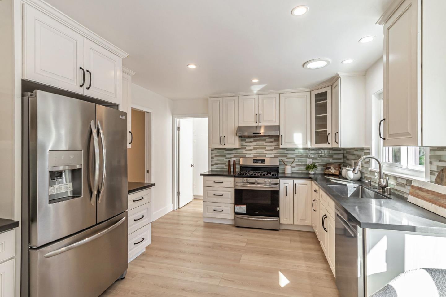 Detail Gallery Image 19 of 54 For 3593 Fernwood St, San Mateo,  CA 94403 - 3 Beds | 2 Baths
