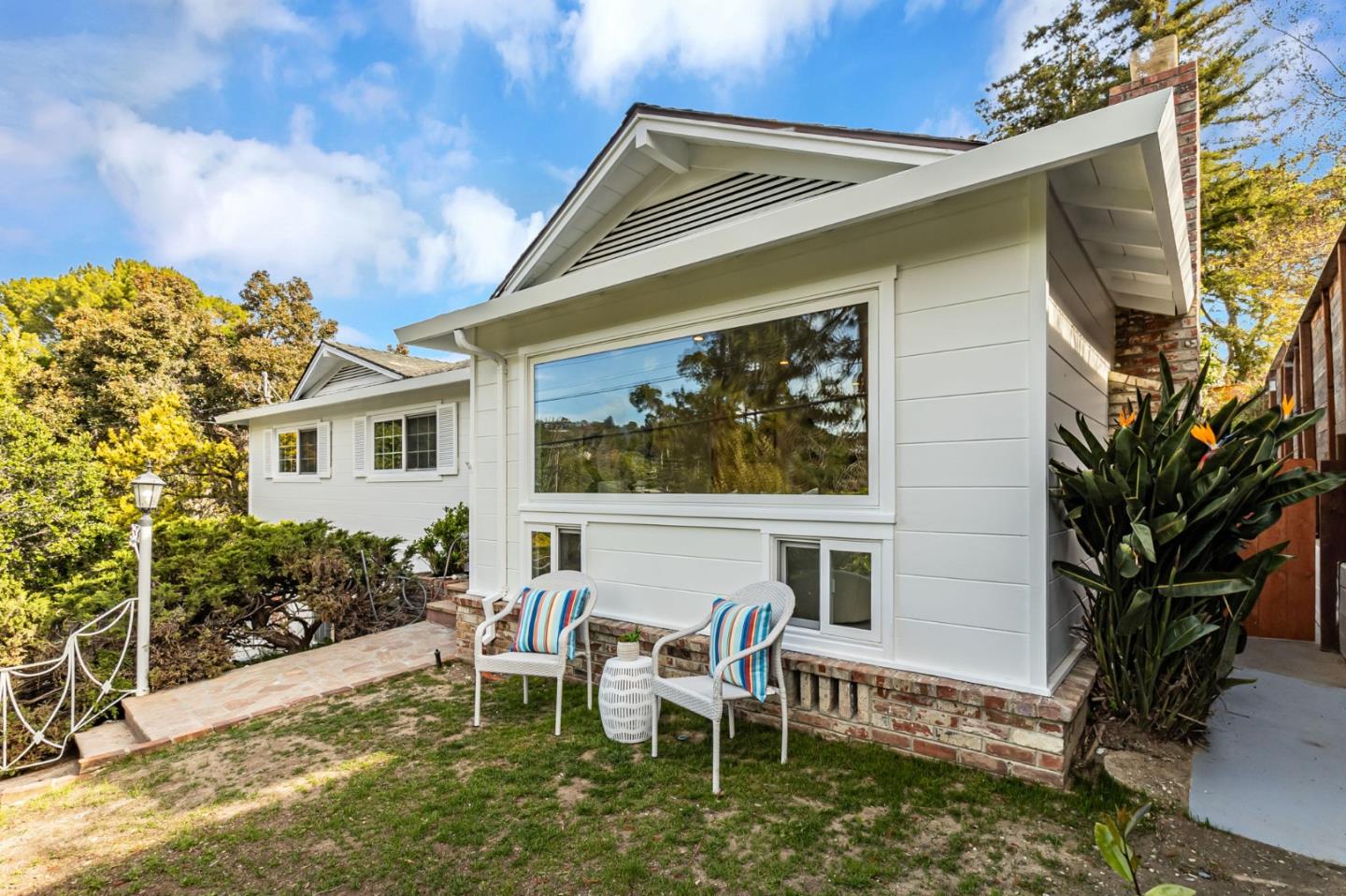 Detail Gallery Image 3 of 54 For 3593 Fernwood St, San Mateo,  CA 94403 - 3 Beds | 2 Baths