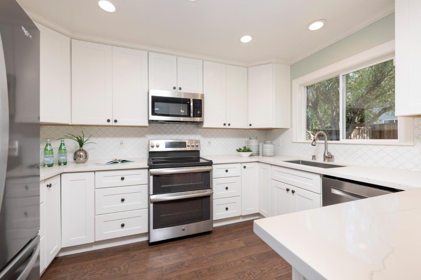 Detail Gallery Image 11 of 35 For 3707 Naughton Ave, Belmont,  CA 94002 - 3 Beds | 2 Baths