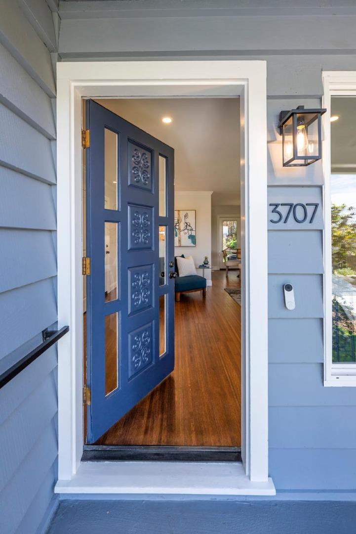 Detail Gallery Image 2 of 35 For 3707 Naughton Ave, Belmont,  CA 94002 - 3 Beds | 2 Baths