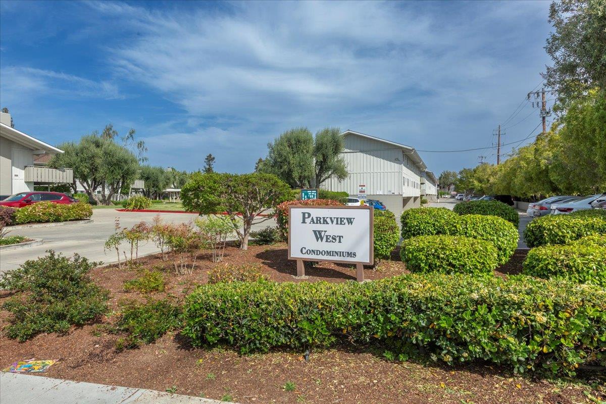 Detail Gallery Image 2 of 31 For 255 S Rengstorff Ave #99,  Mountain View,  CA 94040 - 2 Beds | 2 Baths