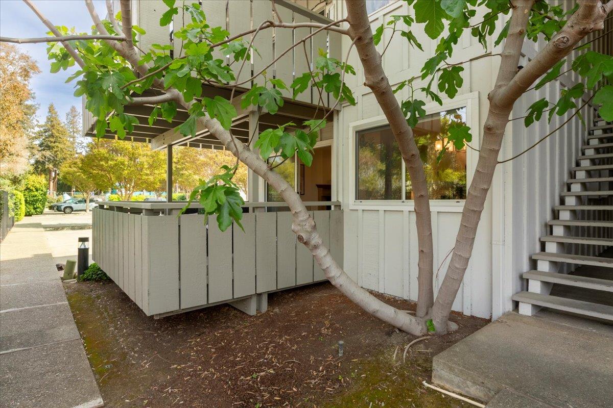 Detail Gallery Image 3 of 31 For 255 S Rengstorff Ave #99,  Mountain View,  CA 94040 - 2 Beds | 2 Baths