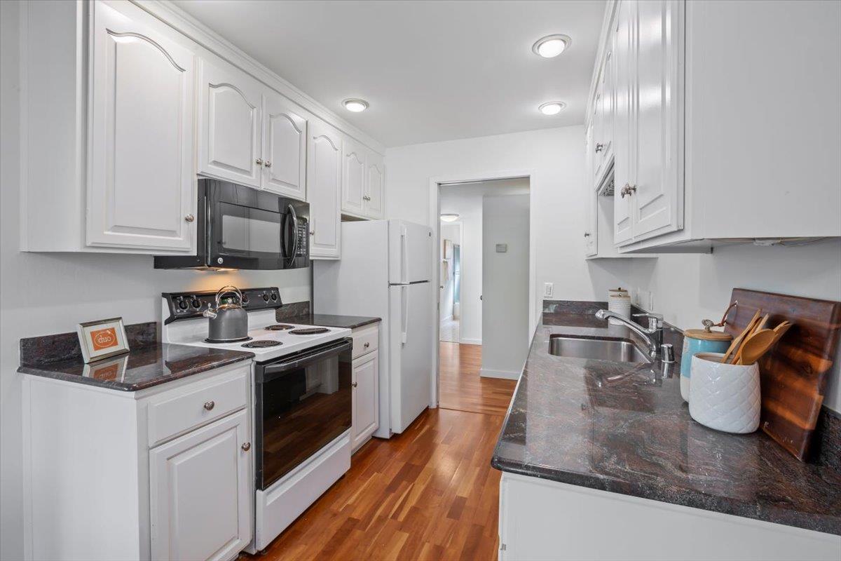 Detail Gallery Image 7 of 31 For 255 S Rengstorff Ave #99,  Mountain View,  CA 94040 - 2 Beds | 2 Baths