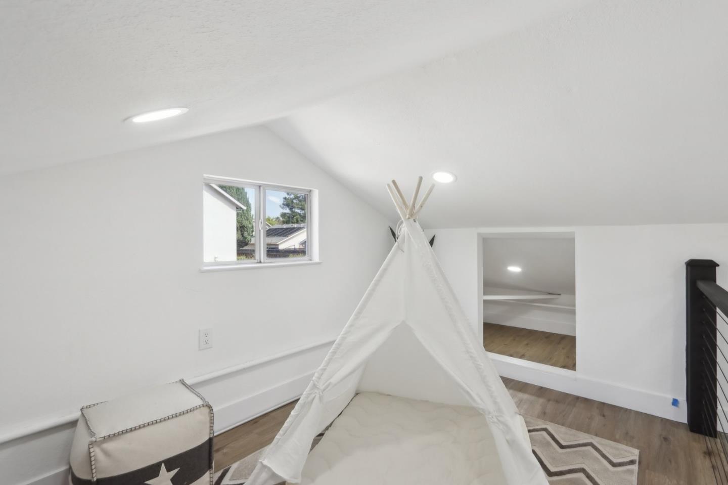 Detail Gallery Image 16 of 37 For 1272 Donohue Dr, San Jose,  CA 95131 - 4 Beds | 2 Baths