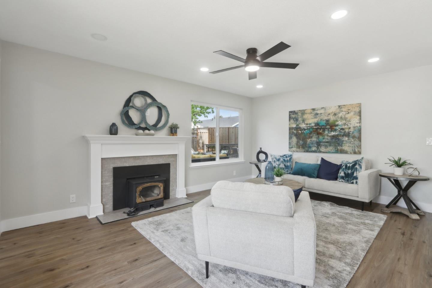 Detail Gallery Image 3 of 37 For 1272 Donohue Dr, San Jose,  CA 95131 - 4 Beds | 2 Baths