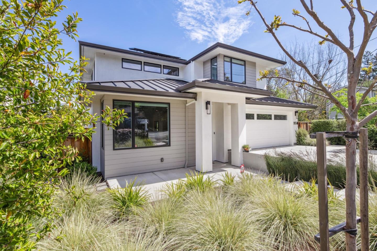 Detail Gallery Image 2 of 25 For 950 Lucky Ave, Menlo Park,  CA 94025 - 5 Beds | 4/1 Baths