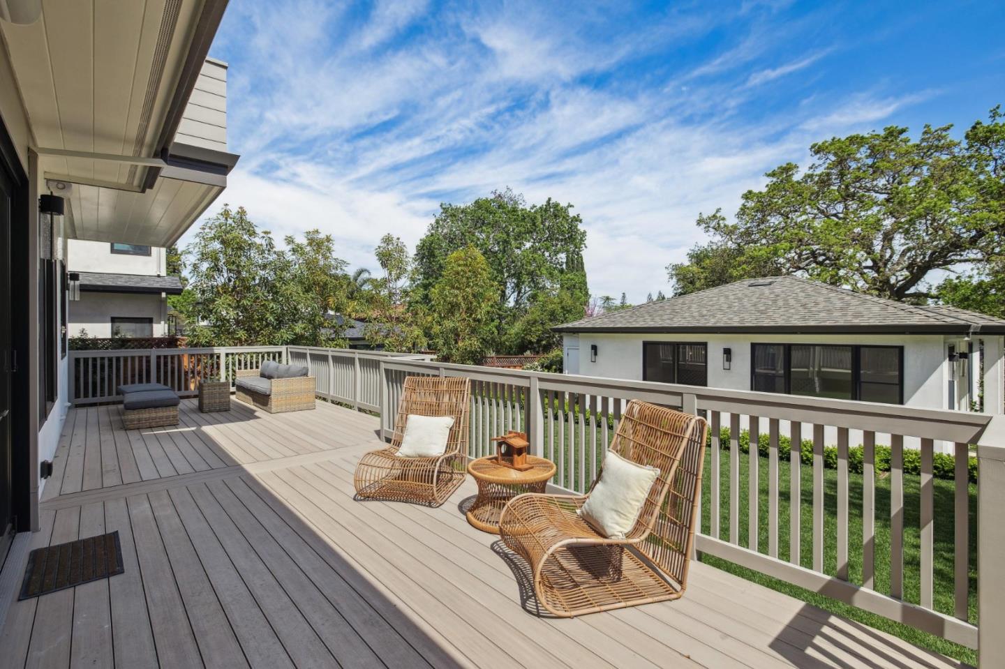 Detail Gallery Image 22 of 25 For 950 Lucky Ave, Menlo Park,  CA 94025 - 5 Beds | 4/1 Baths