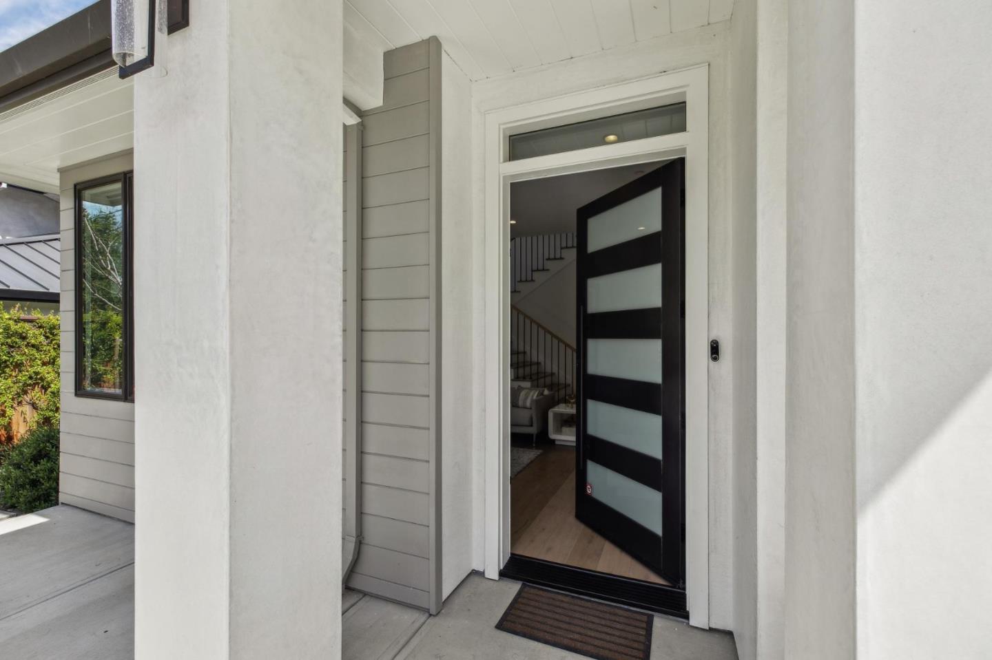 Detail Gallery Image 3 of 25 For 950 Lucky Ave, Menlo Park,  CA 94025 - 5 Beds | 4/1 Baths