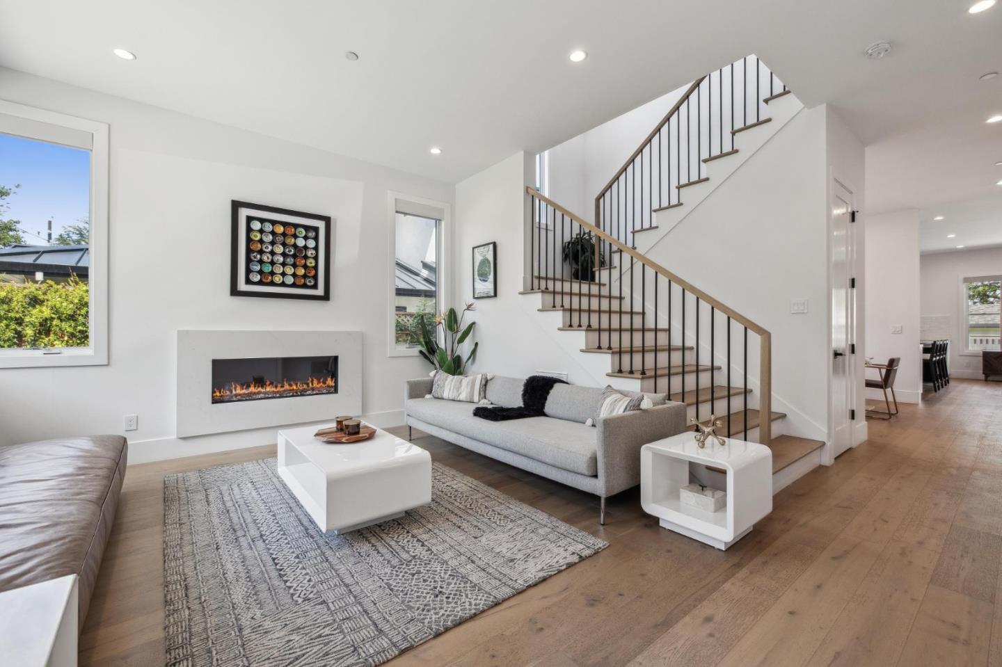 Detail Gallery Image 5 of 25 For 950 Lucky Ave, Menlo Park,  CA 94025 - 5 Beds | 4/1 Baths