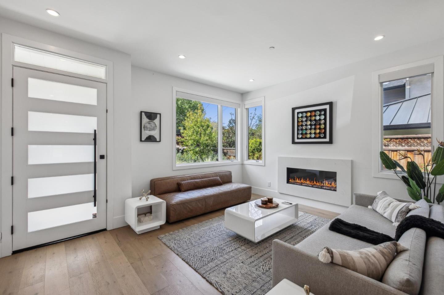 Detail Gallery Image 6 of 25 For 950 Lucky Ave, Menlo Park,  CA 94025 - 5 Beds | 4/1 Baths