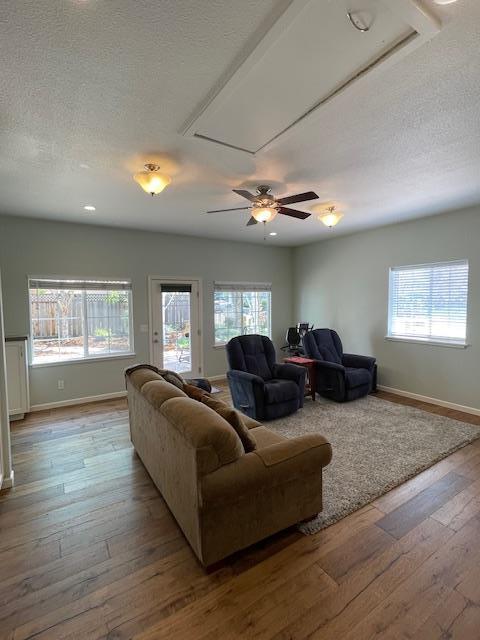 Detail Gallery Image 13 of 31 For 530 Chardonnay Way, Hollister,  CA 95023 - 3 Beds | 2 Baths