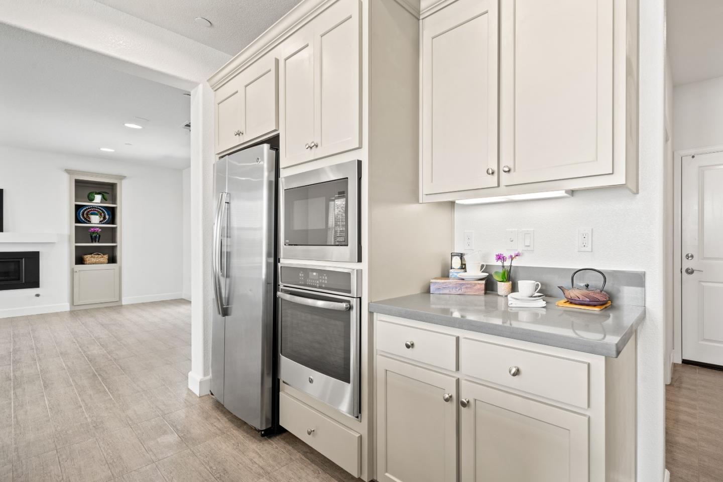 Detail Gallery Image 10 of 41 For 2602 Bluewater Ct, Marina,  CA 93933 - 3 Beds | 2/1 Baths