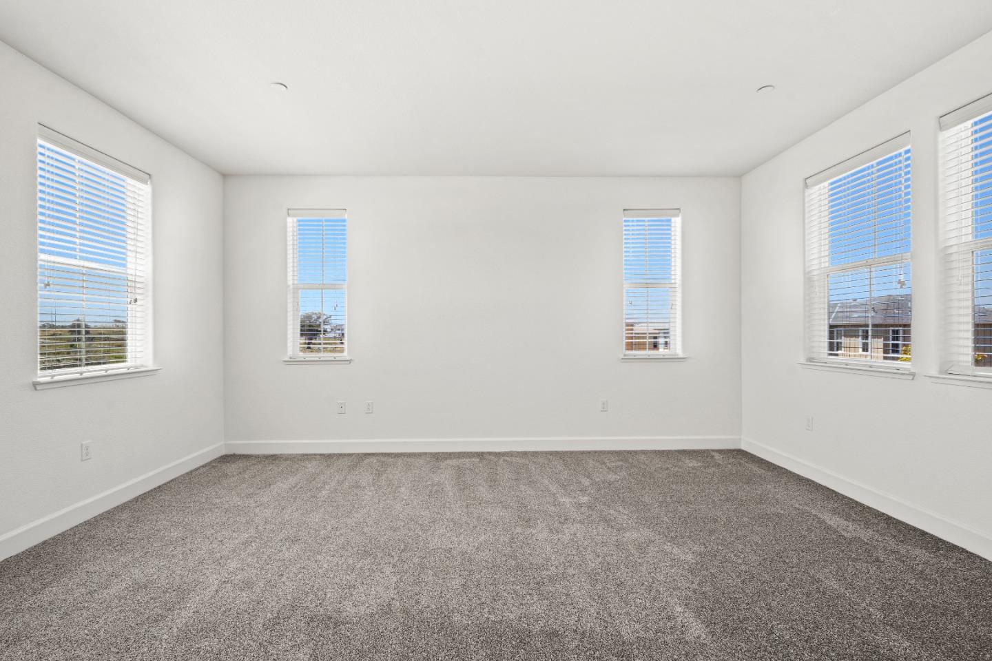 Detail Gallery Image 18 of 41 For 2602 Bluewater Ct, Marina,  CA 93933 - 3 Beds | 2/1 Baths