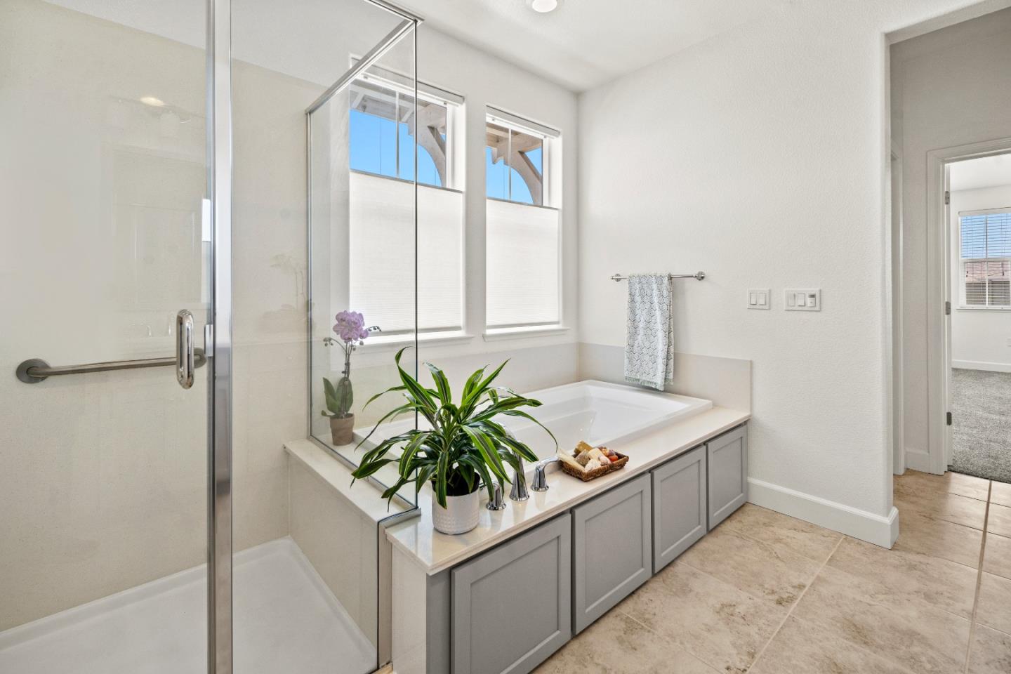 Detail Gallery Image 20 of 41 For 2602 Bluewater Ct, Marina,  CA 93933 - 3 Beds | 2/1 Baths