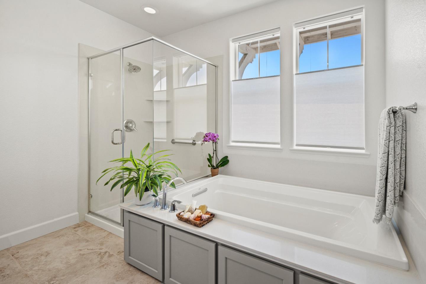 Detail Gallery Image 22 of 41 For 2602 Bluewater Ct, Marina,  CA 93933 - 3 Beds | 2/1 Baths