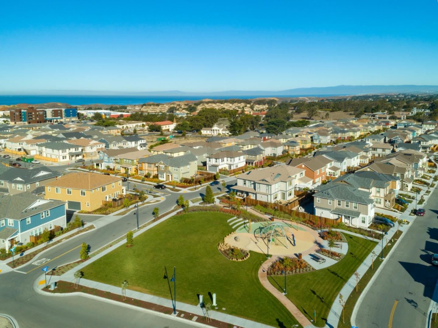 Detail Gallery Image 38 of 41 For 2602 Bluewater Ct, Marina,  CA 93933 - 3 Beds | 2/1 Baths