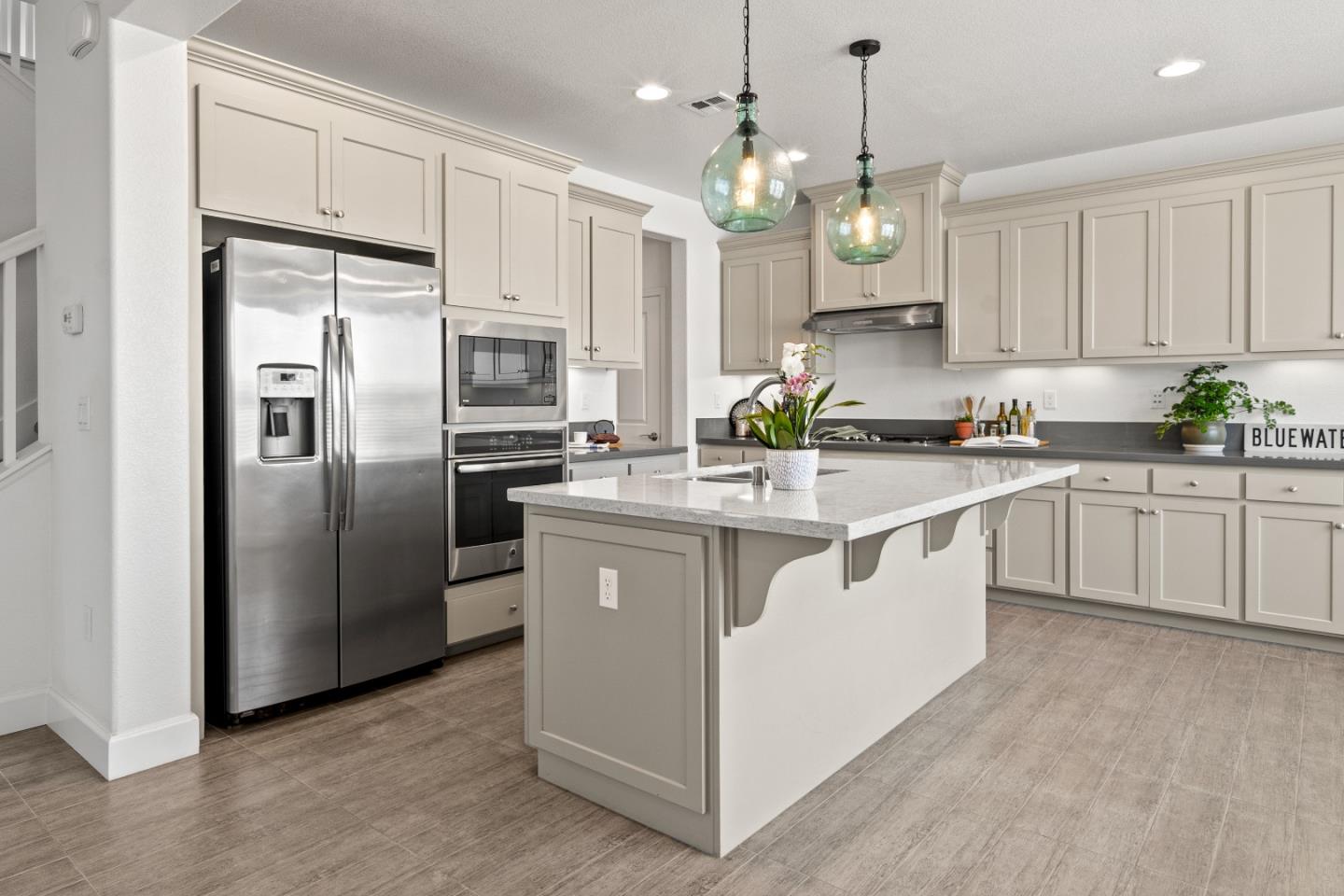 Detail Gallery Image 7 of 41 For 2602 Bluewater Ct, Marina,  CA 93933 - 3 Beds | 2/1 Baths