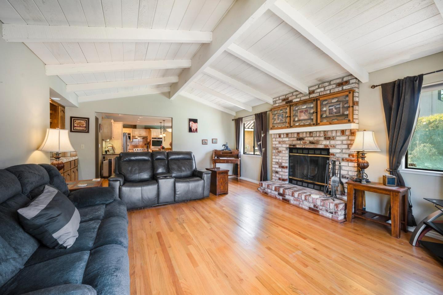 Detail Gallery Image 16 of 35 For 15623 La Tierra Dr, Morgan Hill,  CA 95037 - 4 Beds | 3 Baths