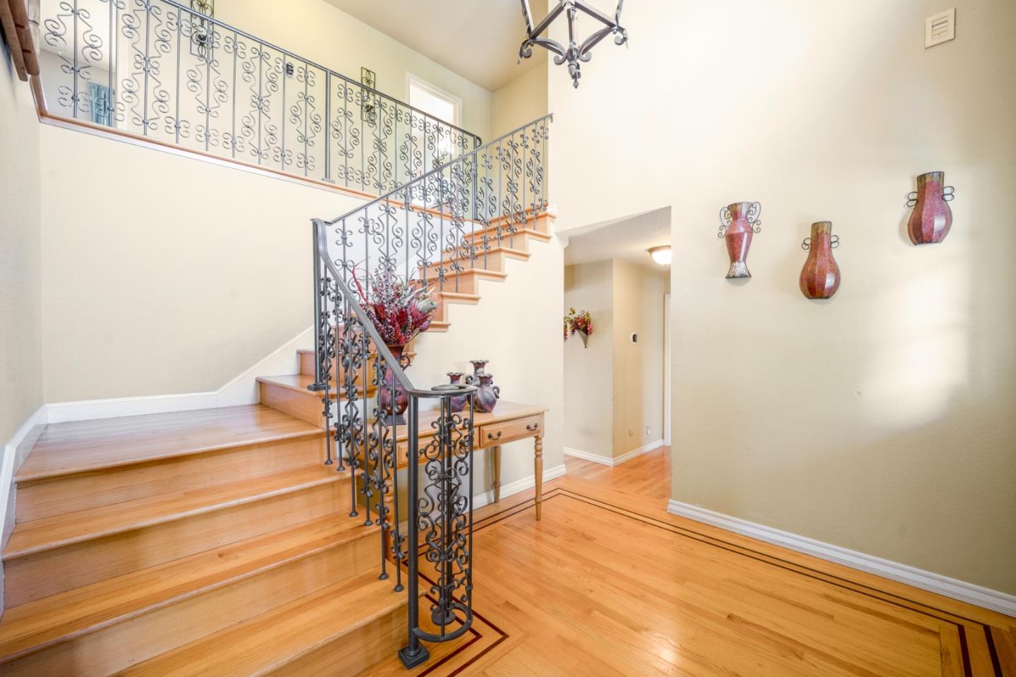 Detail Gallery Image 20 of 35 For 15623 La Tierra Dr, Morgan Hill,  CA 95037 - 4 Beds | 3 Baths