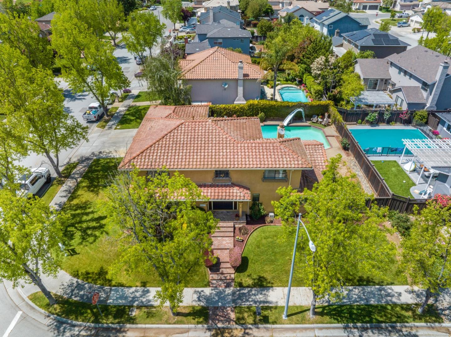 Detail Gallery Image 32 of 35 For 15623 La Tierra Dr, Morgan Hill,  CA 95037 - 4 Beds | 3 Baths
