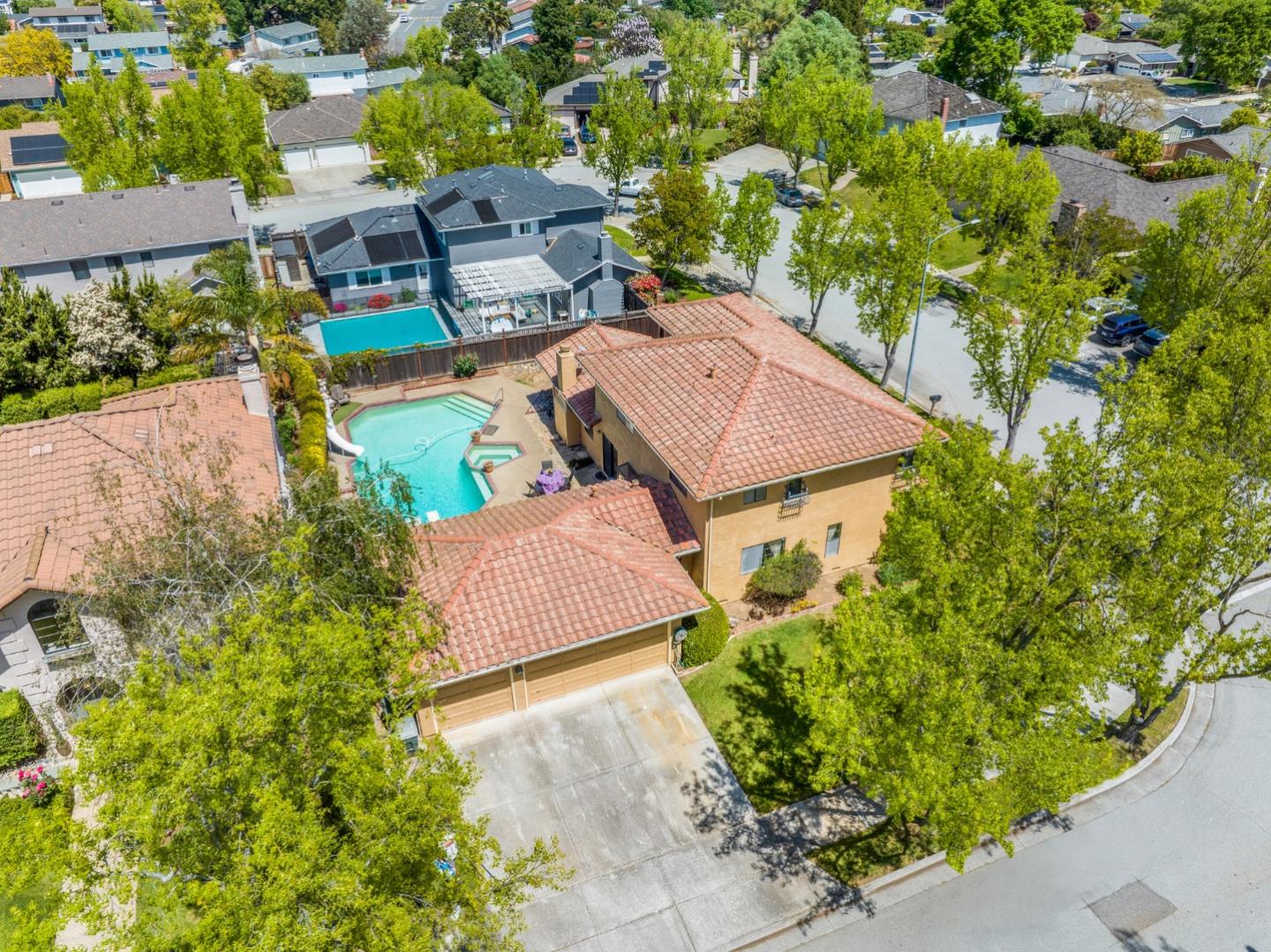 Detail Gallery Image 33 of 35 For 15623 La Tierra Dr, Morgan Hill,  CA 95037 - 4 Beds | 3 Baths