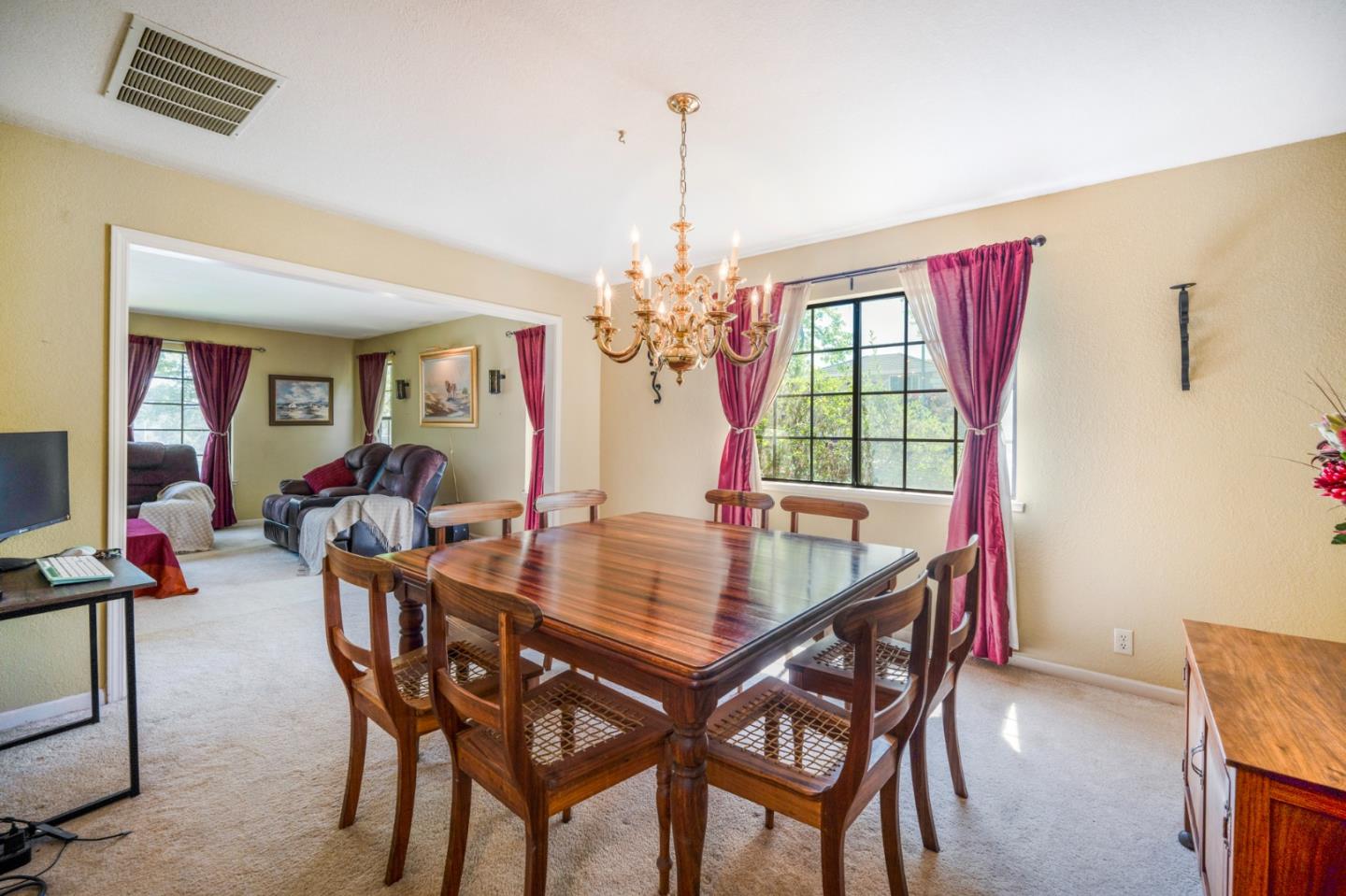 Detail Gallery Image 9 of 35 For 15623 La Tierra Dr, Morgan Hill,  CA 95037 - 4 Beds | 3 Baths
